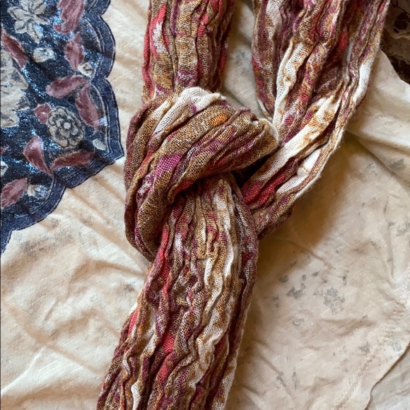 Lucky Brand & Co t-shirt size M w scarf - Picture 4 of 5